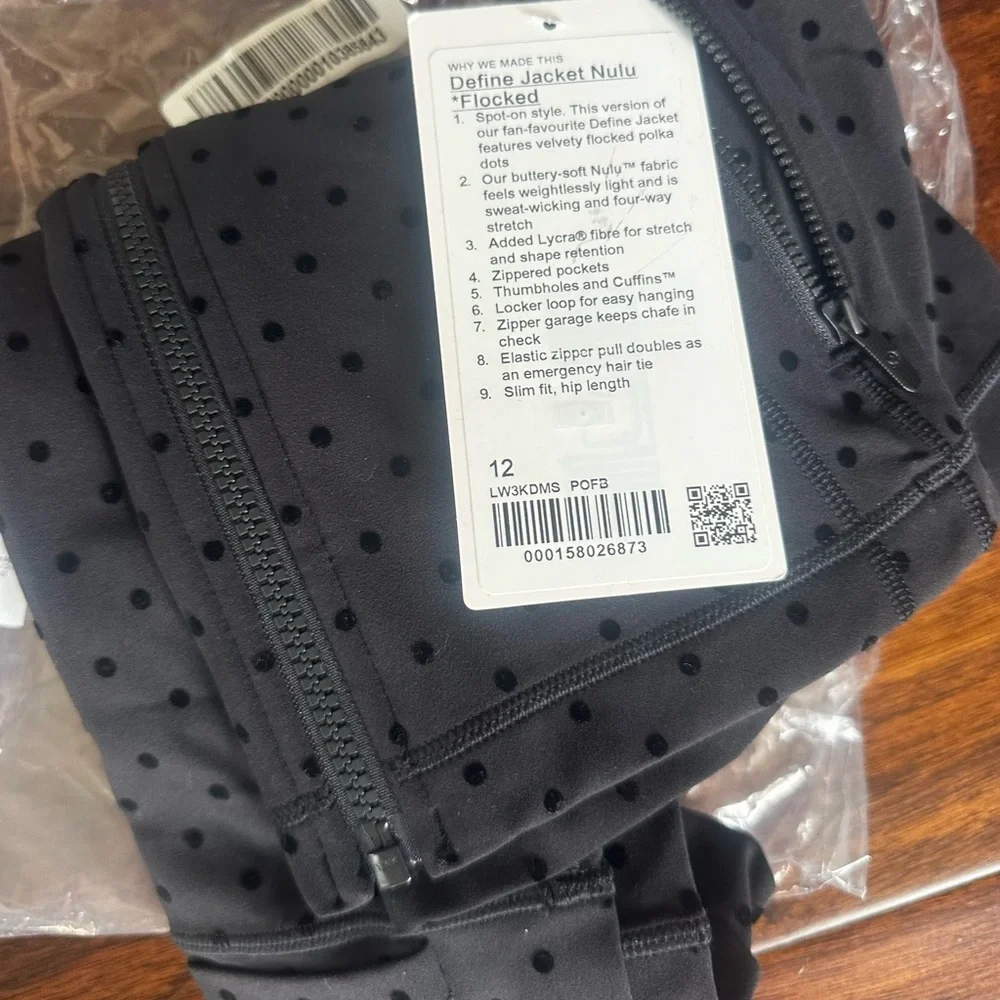 Women’s Lululemon Define Nulu Flocked Jacket - Picture 4 of 4